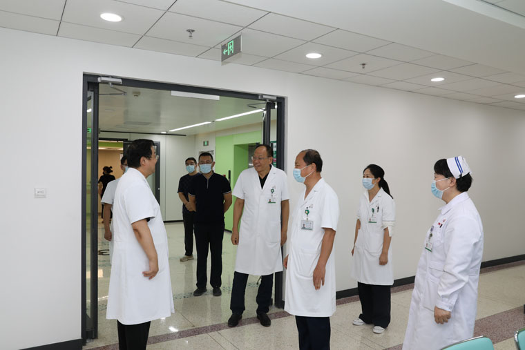 大學(xué)第一醫(yī)院地理位置代掛陪診就醫(yī)中國醫(yī)科大學(xué)第一附屬醫(yī)院允許幾個人陪護(hù)